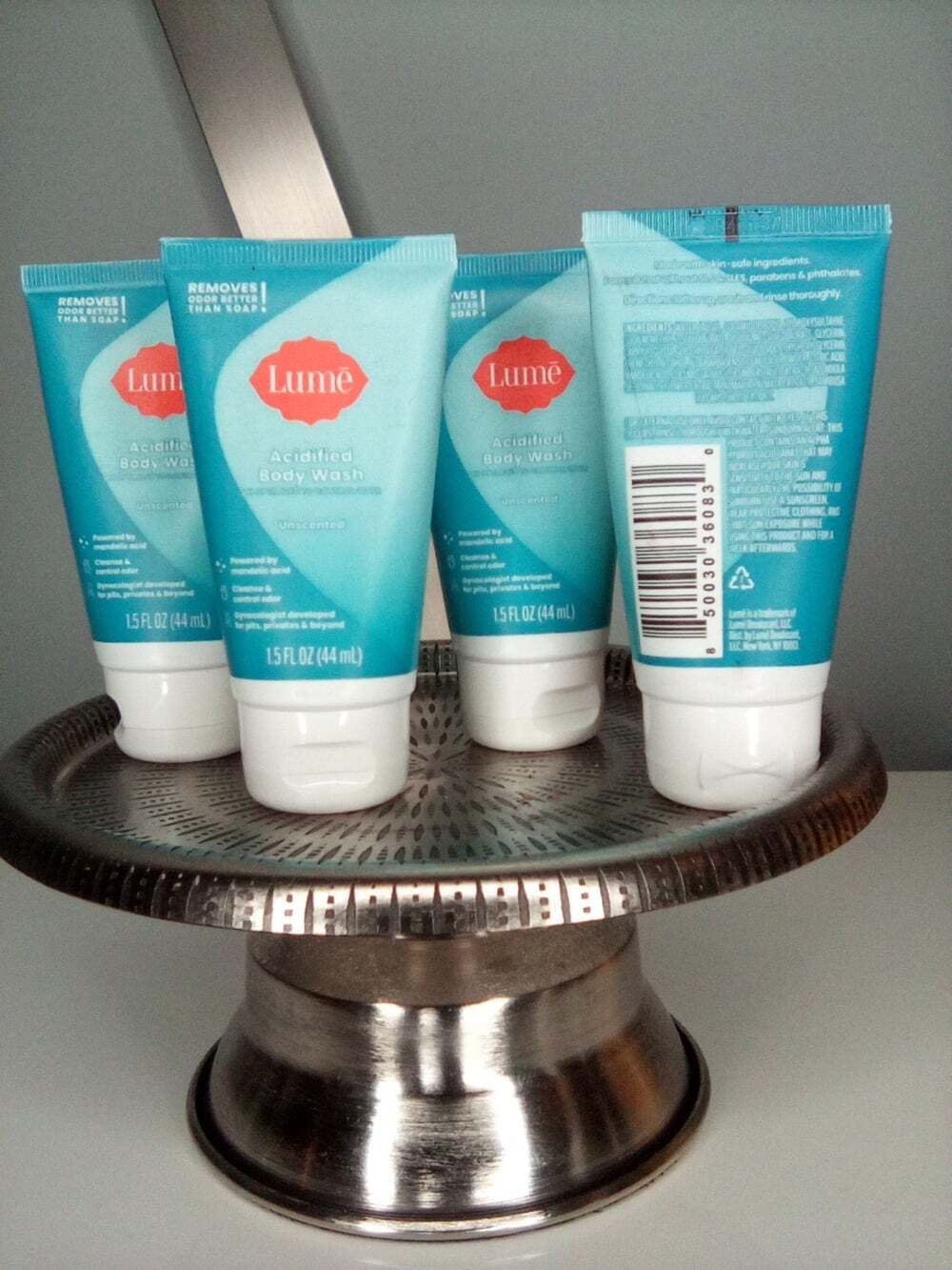 Lume Acidified Body Wash  Unscented  1.5 Fl Oz Travel Size   ( Lot of 4 )